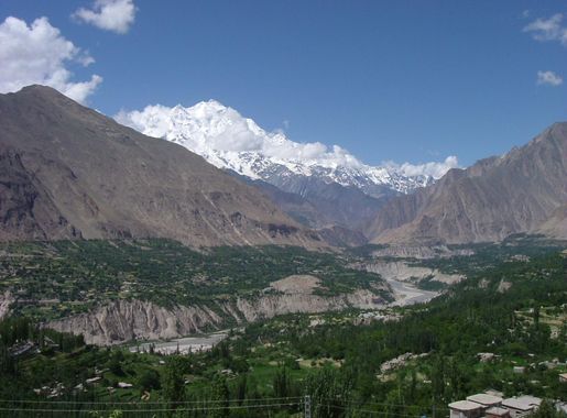 File:Rakaposhi Mount seen from Baltit Fort, Karimabad - panoramio.jpg -  Wikimedia Commons