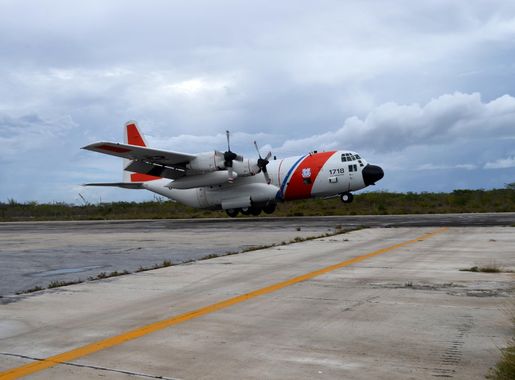 File:HC-130H-1718-lands-at-Great-Inagua.jpg - Wikimedia Commons
