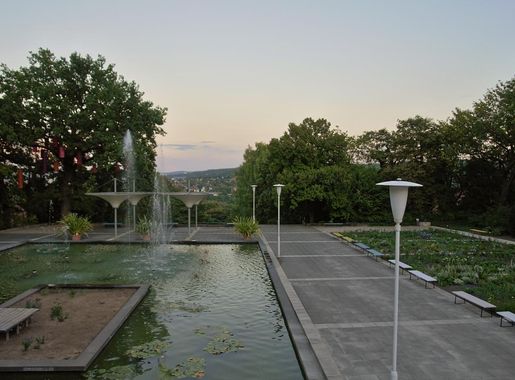 Datei:Egapark Erfurt Liliengarten.jpg – Wikipedia