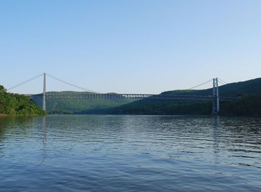 File:Bear Mountain Bridge, NY, looking south from Hudson River.JPG -  Wikimedia Commons