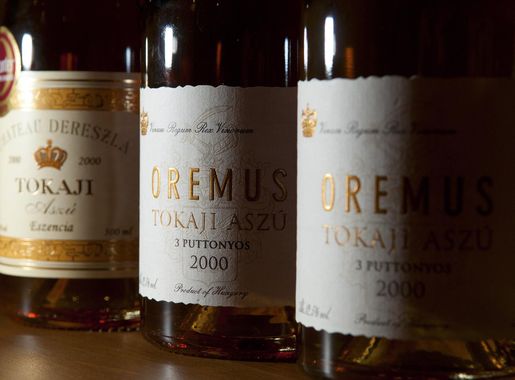 Archivo:Tokaji from Hungary made from Oremus.jpg - Wikipedia, la  enciclopedia libre