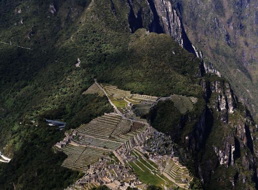 File:Vista desde Huayna Picchu hacia el complejo arqueológico de Machu  Picchu.jpg - Wikimedia Commons