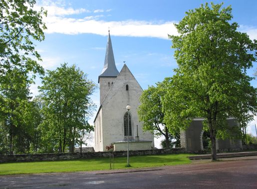 File:Märjamaa kirik 2004.jpg - Wikimedia Commons