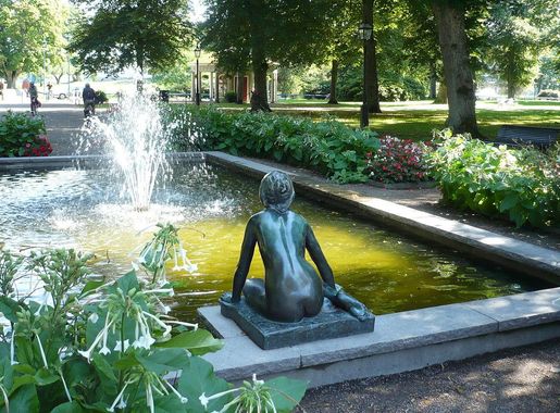File:Grodan i Ronneby Brunnspark.JPG - Wikimedia Commons
