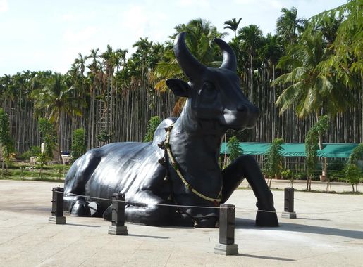 File:Dhyanalinga Nandi.JPG - Wikimedia Commons