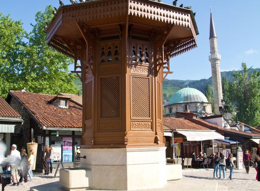 File:Sarajevo-Sebilj-fountain.jpg - Wikimedia Commons