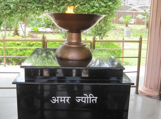 File:Amar jyoti at Jallianwala Bagh.JPG - Wikimedia Commons