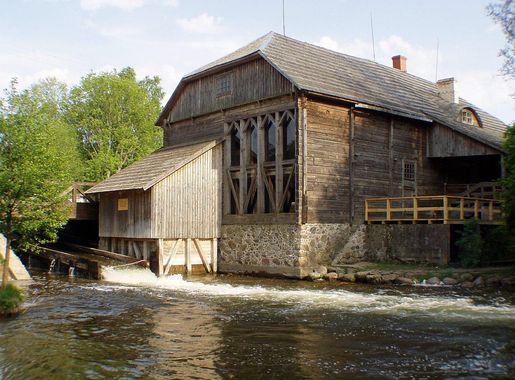 File:Ginuciu vandens malunas (Watermill, Ginuciai).jpg - Wikimedia Commons