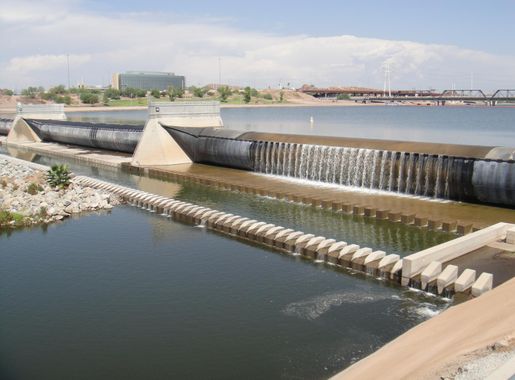 File:Tempe Town Lake - West Dams - 2009-09-04.JPG - Wikimedia Commons