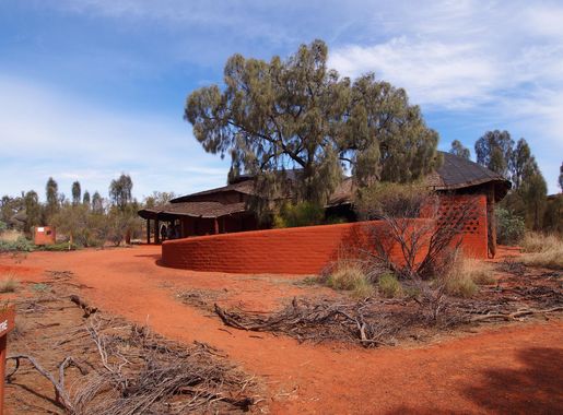 File:Uluru-Kata Tjuta Culture Centre - 2013.04 - panoramio.jpg - Wikimedia  Commons