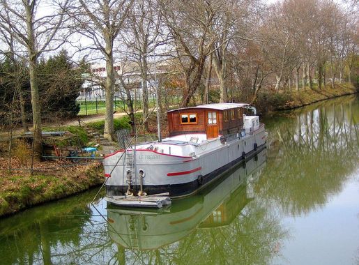 Fichier:Péniche sur le Canal du Midi.jpg — Wikipédia