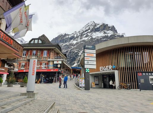 File:Grindelwald 2.jpg - Wikimedia Commons