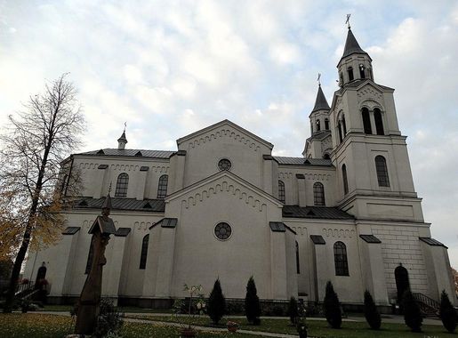 File:Vilkaviškio Švč. Mergelės Marijos Apsilankymo katedra.JPG - Wikipedia