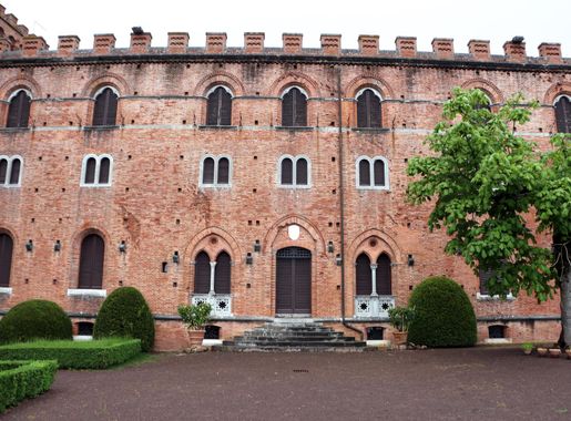 File:Castello di brolio, edificio padronale 07.JPG - Wikimedia Commons