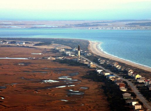 File:Oak-Island-Lighthouse.jpg - Wikimedia Commons