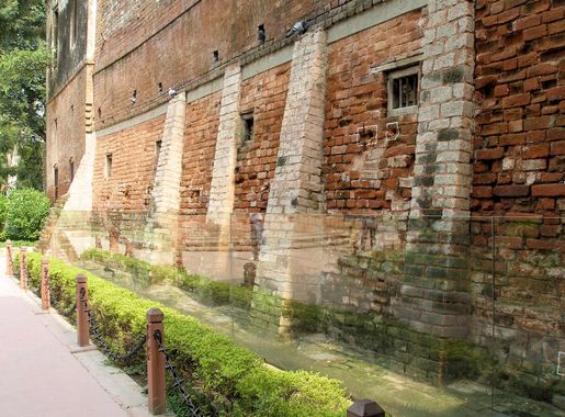 File:Jallianwala Bagh Bullet Marked Wall.JPG - Wikipedia