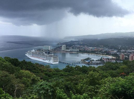 File:Rain storm in paradise.jpg - Wikimedia Commons