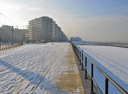 File:Middelkerke Zeedijk R01.jpg - Wikimedia Commons