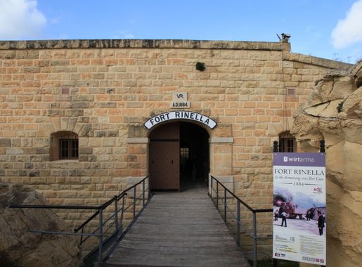 File:Malta - Kalkara - Fort Rinella 10 ies.jpg - Wikimedia Commons