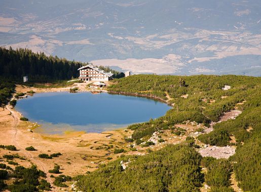 File:Pirin - Bezbog lake and hut - IMG 4106.jpg - Wikimedia Commons