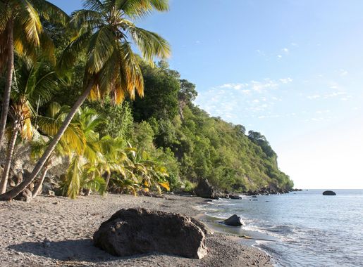 File:Batalie Bay, Dominica 002.jpg - Wikimedia Commons