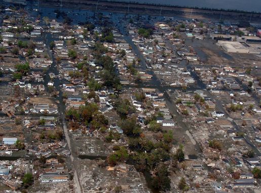 File:An aerial view two weeks after hurricane Katrina stuck New Orleans. La.,  Sept. 16, 2005.(U.S. Army photo by STAFF SGT. Ricky R. Melton) (Released) -  DPLA - 57eae13ac826bc0490be0486a12fd8ef.jpeg - Wikimedia Commons
