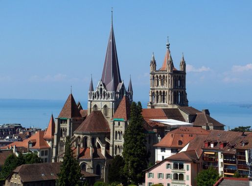 File:Cathédrale de Lausanne depuis le Champ de l'Air.JPG - Wikimedia Commons