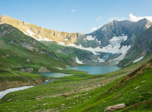 File:First glimpse of Gattian Lake.jpg - Wikimedia Commons