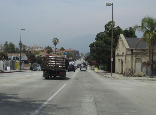 File:Fair Oaks Avenue, Pasadena, California (14331345877).jpg - Wikimedia  Commons