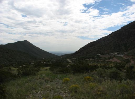 File:InMcKelligonCanyonLookingSouthEastTowardHuecoBolson.JPG - Wikipedia