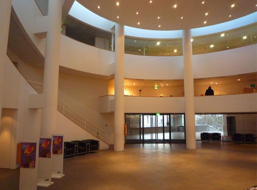 File:Hall d'accueil - Musée de Grenoble.JPG - Wikimedia Commons