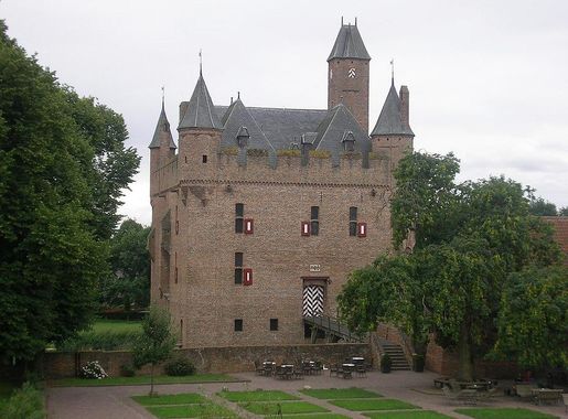 File:Kasteel doornenburg.jpg - Wikipedia