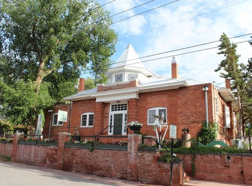 File:Ventana Fine Art - 400 Canyon Road, Santa Fe, NM, USA - panoramio  (1).jpg - Wikimedia Commons