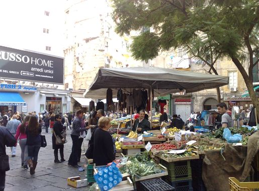 File:MercatoPignasecca.jpg - Wikimedia Commons
