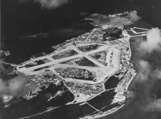 File:Aerial view of Peleliu airfield in June 1945.jpg - Wikimedia Commons