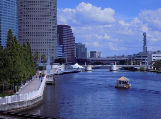 File:Tampa Riverwalk1.jpg - Wikimedia Commons