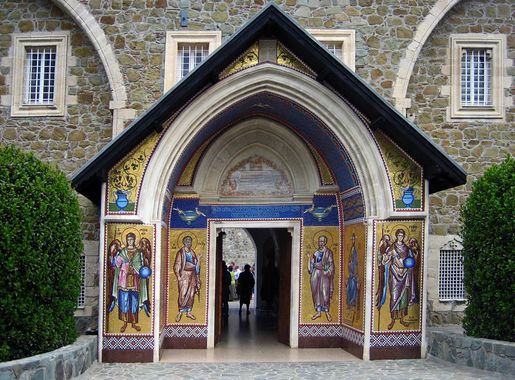 File:Kykkos-Monastery-Entrance Troodos-Mountains.jpg - Wikimedia Commons