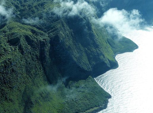 File:Molokai S Steep Northern Cliffs Near Kalaupapa Alden Cornell Molokai  Hawaii (83675373).jpeg - Wikimedia Commons