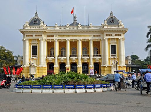 File:Hanoi Opera House 1.jpg - Wikimedia Commons
