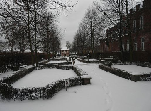 File:Hesperidengaerten.jpg - Wikimedia Commons