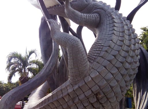 File:Monumen Suro Boyo, depan BonBin Surabaya - panoramio.jpg - Wikimedia  Commons