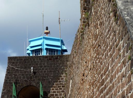 File:Entrance to Fort Charlotte, Kingstown, St. Vincent.jpg - Wikimedia  Commons
