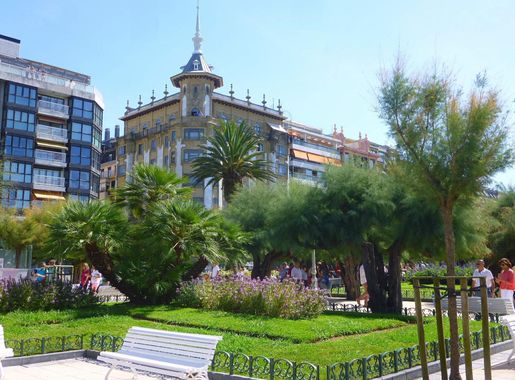 File:San Sebastián - Jardines de Alderdi Eder 04.jpg - Wikimedia Commons