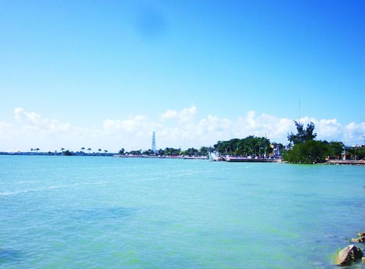 File:La Bahía desde Punta Estrella, Chetumal, Q. Roo. - panoramio.jpg -  Wikimedia Commons