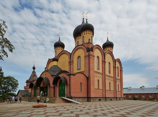 File:Kuremäe nunnaklooster 2014 01.jpg - Wikipedia