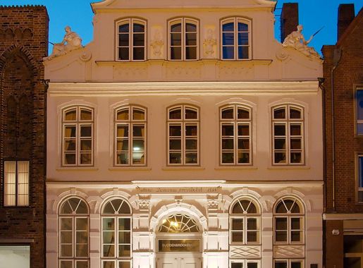 File:Buddenbrookhaus Luebeck (Germany) by night.jpg - Wikipedia