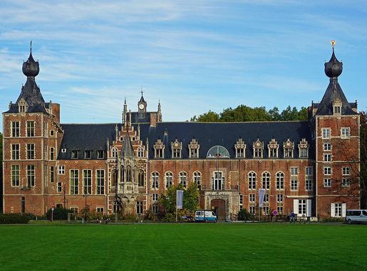File:Arenberg Castle 3.jpg - Wikimedia Commons