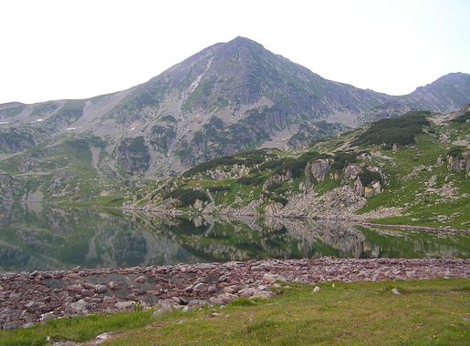File:Retezat near camp Bucura.JPG - Wikipedia