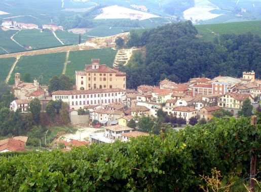File:Barolo veduta.JPG - Wikipedia