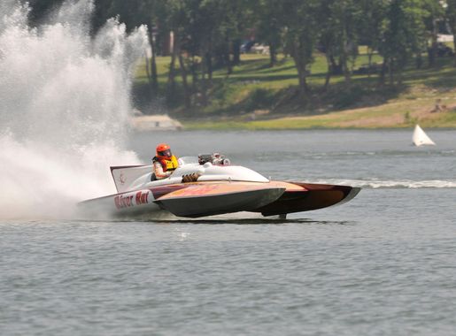 ANG makes a splash at Indiana hydroplane regatta > Air National Guard >  Article Display